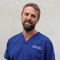 Dr Matthieu BROUSSOIS - Docteur Vétérinaire